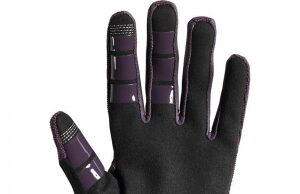 Purtarea mănușilor moto: o necesitate pe tot parcursul anului