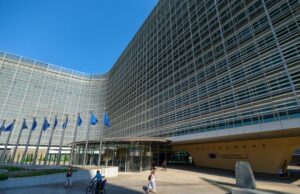 Comisia Europeană pune gând rău firmelor care întârzie la plată