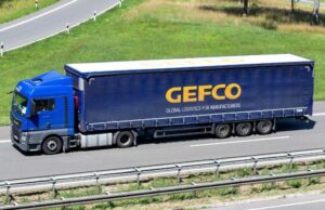 Fraudă de 740.000 de euro la Gefco, cu contracte de muncă